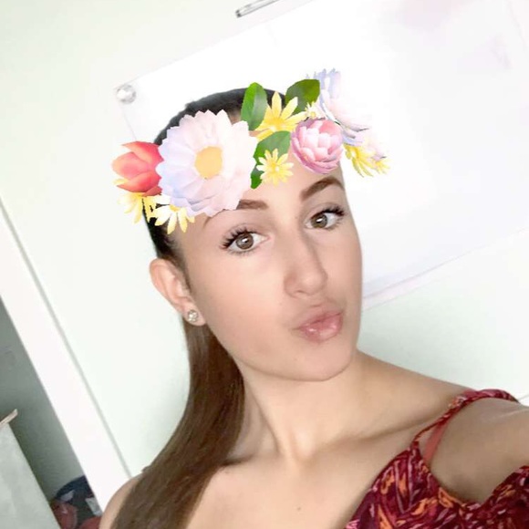 Meet your Posher, Amberlyn - Picture 2 of 2